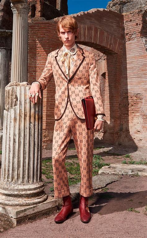 vestito completo gucci uomo|Collezione da uomo di Gucci su FARFETCH.